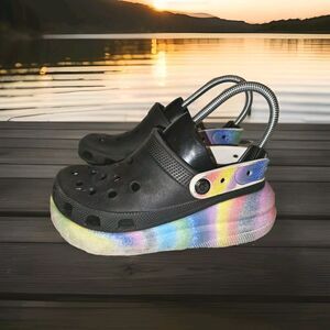 Crocs Classic Crush Spray Dye Platform Clogs Womens Size 5 Black Rainbow Shoes